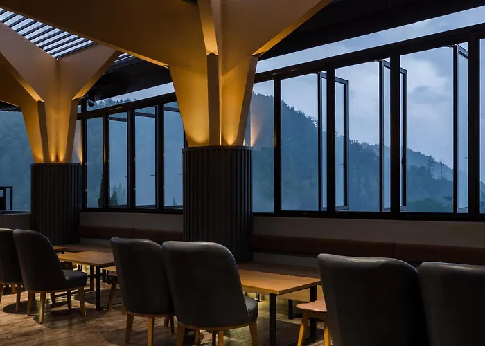 Allura Azana Resort Tawangmangu